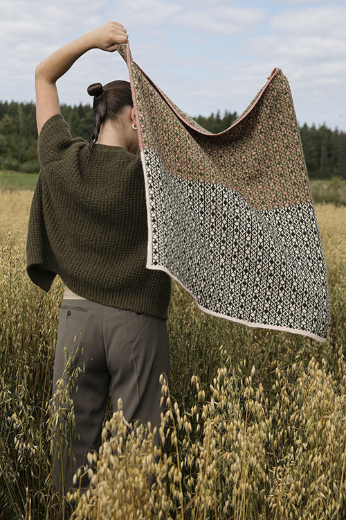 pb79: Walled Garden Scarf