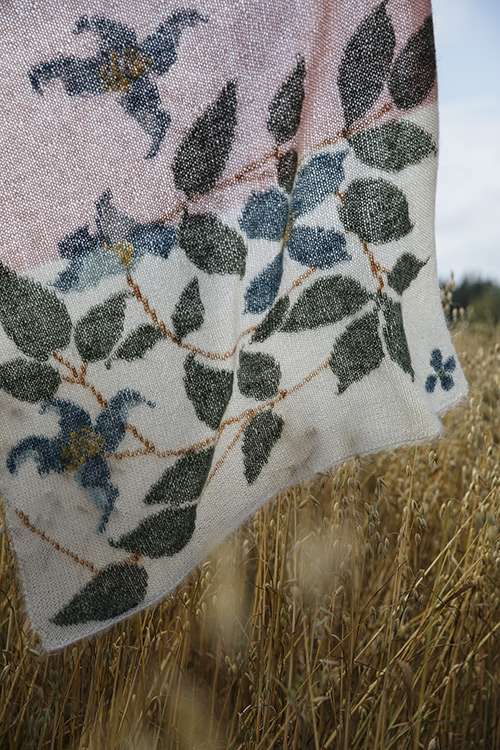 pb79: Clematis Scarf