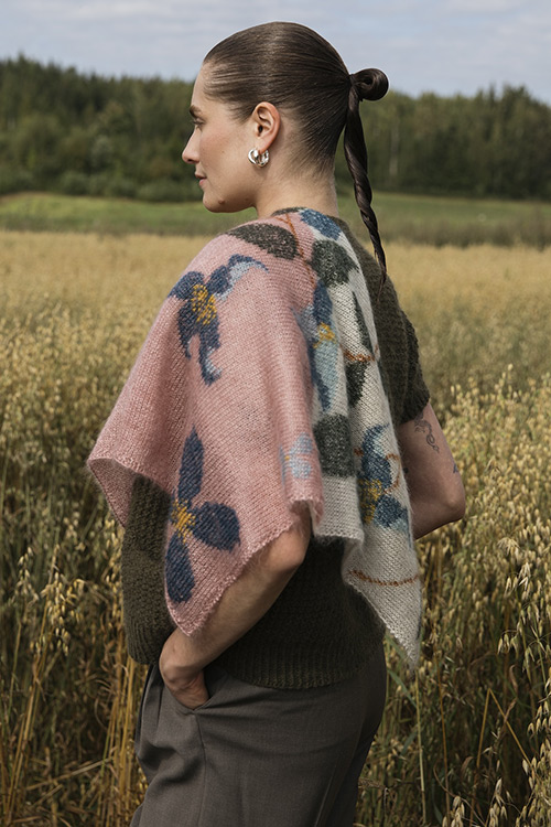pb79: Clematis Scarf