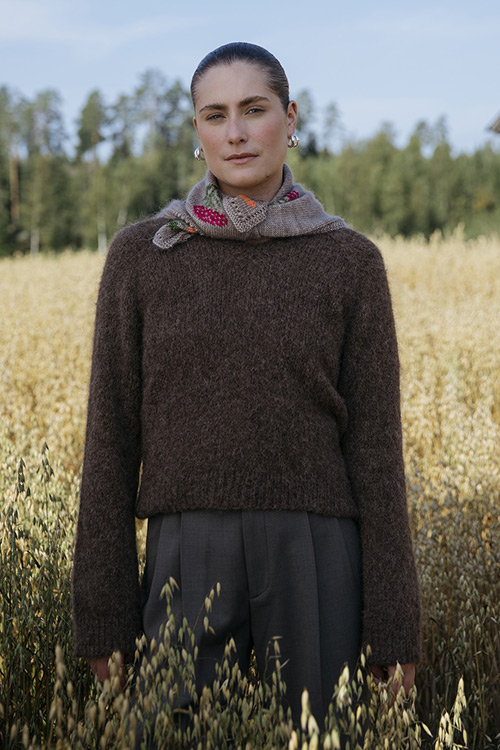 pb79: Embroidered Achillea Scarf